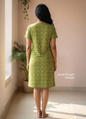 BL LW T 41 - Casual Above-Knee Length Round Neck Printed Cotton Spandex Dress